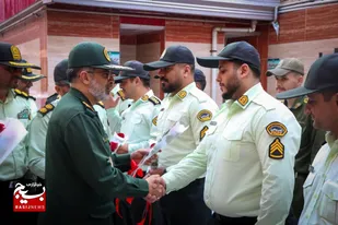 دیدار صمیمی فرمانده سپاه کربلا با کارکنان کلانتری ۱۴ ساری به مناسبت هفته انتظامی