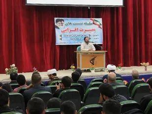 برگزاری نشست بصیرتی با موضوع تبیین بیانیه گام دوم انقلاب در بروجن
