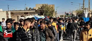 طنین همبستگی دانش آموزان ششتمدی در ۱۳آبان