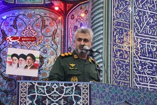 حضور در خیابان تکلیف امروز برای یاری امام زمان(عج) است