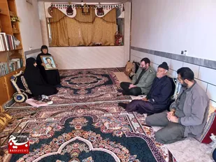 دیدار با خانواده معظم شهدا و بازدید از نمایشگاه