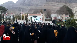 حضور گرم  مردم بر مزار حاج قاسم &laquo;سرما&raquo;را شرمنده کرد