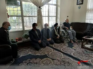 دیدار فرمانده سپاه روح الله استان مرکزی با خانواده شهید &laquo;عین اله غیاث آبادی&raquo; در روستای غیاث آباد