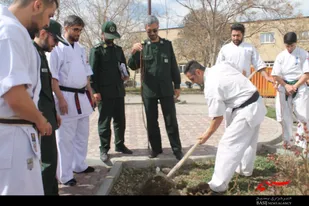 آئین درختکاری با حضور ورزشکاران بسیجی در محوطه سپاه همدان