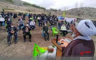شهدا تمامیت ارضی کشو را حفظ کردند