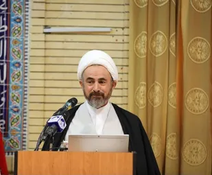 مدیران و معلمان بر تربیت دینی و آموزش دانش&zwnj;آموزان متمرکز شوند
