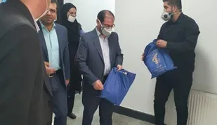 توزیع مواد بهداشتی و ضدعفونی میان اساتید دانشگاه