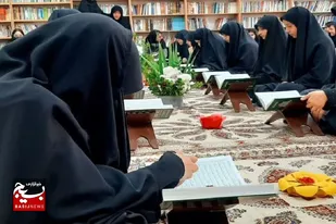 محفل انس با قرآن در مدرسه 15 خرداد سرخه برگزار شد