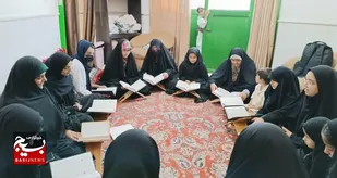 جز خوانی قرآن کریم توسط نوجوانان صالحین&nbsp;