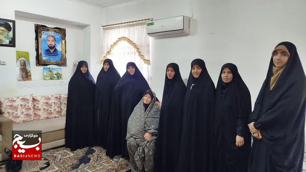 دیدار با خانواده شهید حبیب روحی