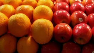توزیع بیش از ۸۲تن میوه تنظیم بازاری در شهرستان پیشوا و روستاهای تابعه