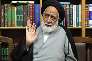 وقتی استاد اخلاق از توهین هاشمی به شورای نگهبان دفاع می کند!