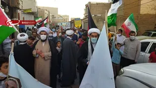 مخابره پیام مشت های گره کرده بچه های مسجد محله هرندی به تل آویو