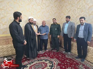 به مناسبت اعیاد شعبانیه فرمانده ناحیه مقاومت بسیج گتوند از پاسدار و جانباز عبدالرضا کریمی تجلیل کرد