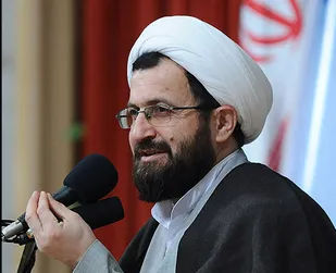 برخی از مسئولان مبارزه با دشمن را فراموش کرده&zwnj;اند
