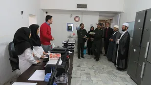 دیدار امام جمعه و فرمانده ناحیه مقاومت بسیج سپاه خوسف با پرستاران مرکز بهداشت خوسف