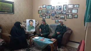 دیدار فرماندهان سپاه با خانواده سردار شهید کاوه