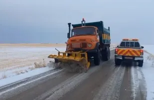 بارش برف و باران در جاده&zwnj;های استان همدان