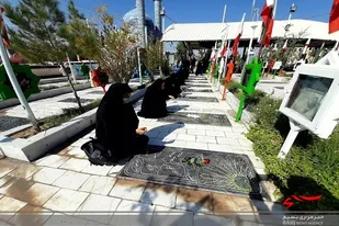 تجدید بیعت طلاب خواهر بسیجی با شهداء