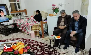 اعضاء ستاد کنگره ملی شهدای قم با خانواده روحانی شهید &laquo;سیدعلی مدنی&raquo; دیدار کردند