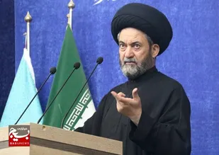 امام جمعه اردبیل: شریان اقتصادی دنیا در اختیار ایران است