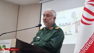 مردم نقش اصلی را در انقلاب ایفا می کنند