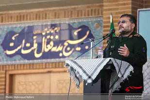 جوانان برای با قدرت پیمودن گام دوم انقلاب گذشته ایران را به خوبی مطالعه کنند
