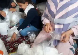 بسته بندی و توریع ماسک در روستای خم پیچ خوانسار