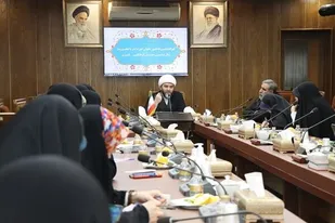 تلاقی زن و هنر نقش مؤثری در خنثی&zwnj;سازی عملیات روانی دشمن دارد
