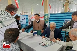 برپایی میز خدمت "ارمغان رمضان "در مصلی قدس زاهدان