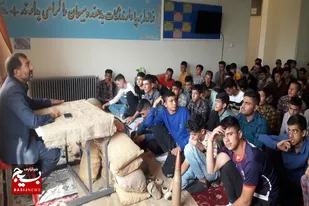 برگزاری یادواره ۳۶ هزار شهید دانش آموز در مدرسه با هنر شهر دمق