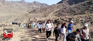 صعود بسیجیان و پاسداران به ارتفاعات &laquo;کمر گنج&raquo; کاشمر