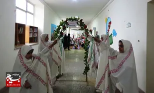 جشن تولد شهید نوروزیان در جمع دانش آموزان درگزی/آغاز شادواره های شهدا در مدارس این شهرستان+عکس و فیلم