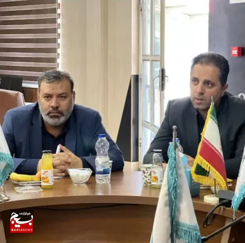 بازدید مسئولان استان همدان از کارخانه‌های شیشه و پایا بسپار در شهرک صنعتی بوعلی