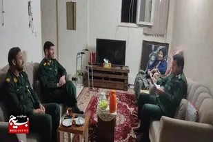 خانواده شهیدان با اهدای بهترین عزیزان خود در راه دفاع از انقلاب و کشور کار عظیمی انجام دادند