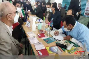 میز خدمت جهادی باقیات و صالحات خیرین مهدوی در زاهدان برپا شد