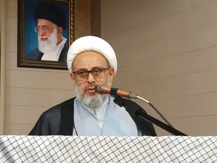 وجود پیامبر گرامی اسلام(ص) عامل وحدت مسلمانان است/دشمنان می خواهند اسلام از مسیر و هدفش فاصله بگیرد