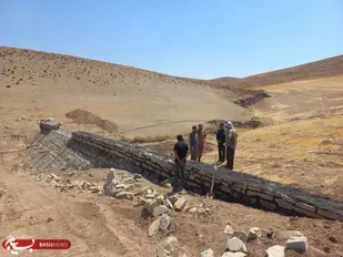 بازدید فرمانده ناحیه مقاومت بسیج کبودراهنگ از پروژه احداث آب&zwnj;بندهای خاکی در روستای ولی&zwnj;محمد