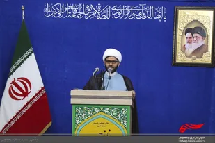 تسلیم در برابر دشمن نسخه سعادت نیست