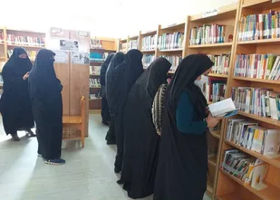 بازدید از کتابخانه عمومی شهر آسمان آباد توسط خواهران بسیجی حوزه مقاومت بسیج شهید حق نظری