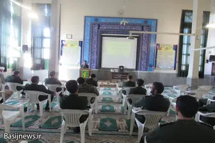 برگزاری نشست بصیرتی کارکنان و سربازان سپاه رزن