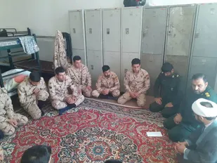 نشست مودت فرمانده سپاه رازوجرگلان با سربازان وظیفه