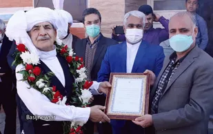 اهتزاز پرچم کشور در ۲۴ نقطه جهان باهنر ایرانی/منزل استاد &laquo;فارق کیانی پور&raquo; به کاشی گنجینه زنده بشری منقوش شد