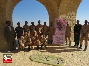 گرامیداشت روز سرباز در جوار شهید گمنام توسط