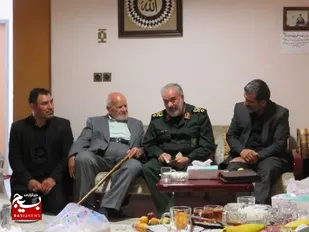 مسئولان باید در قبال خانواده شهدا پاسخگو باشند