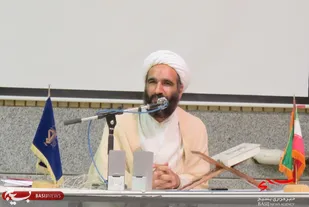علم و آگاهی به عمل نیک آدمی ارزش می دهد.