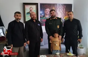 دیدار مسئول مرکز ارتباطات، رسانه و تبلیغات دفاعی ستاد کل نیرو&zwnj;های مسلح و قرارگاه مرکزی حضرت خاتم الانبیا (ص)، با خانواده گرانقدر شهیدان جنگ ۱۲ روزه استان البرز