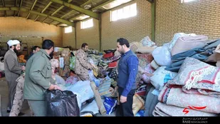 ارسال دومین محموله کمک های مردمي سپاه و بسيج گلپايگان به كرمانشاه+تصاویر