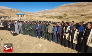 تشییع پدر شهید &laquo;رحم&zwnj;خدا مولایی&raquo; در روستای شیخ علیخان+فیلم