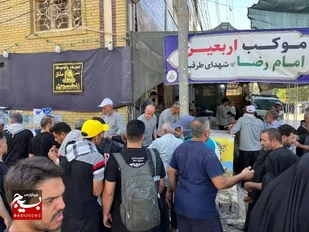 شوق خدمت&zwnj; در هوای ۵۰ درجه عراق/ بهره&zwnj;مندی ۱۲ هزار زائر اربعین حسینی از خدمات&zwnj; روزانه موکب شهدای طرقبه+ فیلم+ عکس